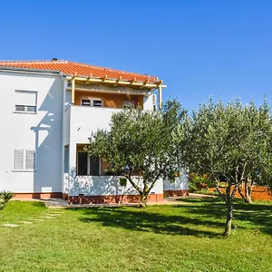 Apartament Mirela