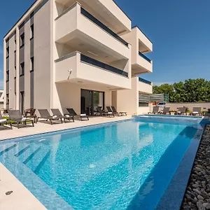 Hotel apartamentowy Menalo Elegance